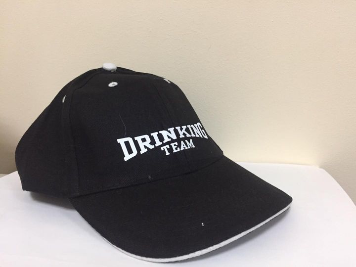 Шапка за ергенско парти